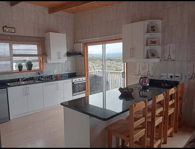 5 BEDROOM HOUSE FOR SALE IN SEEMEEU PARK